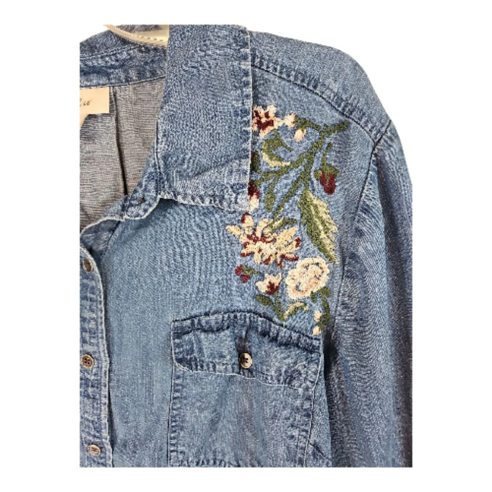 Style & Co Blue Chambray Floral Embroidered Denim Button Down Shirt XL - Picture 2 of 7